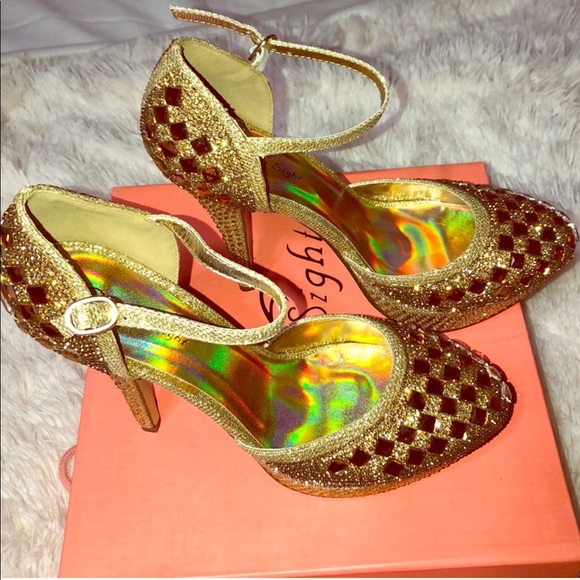 Gold heels - Picture 4 of 4